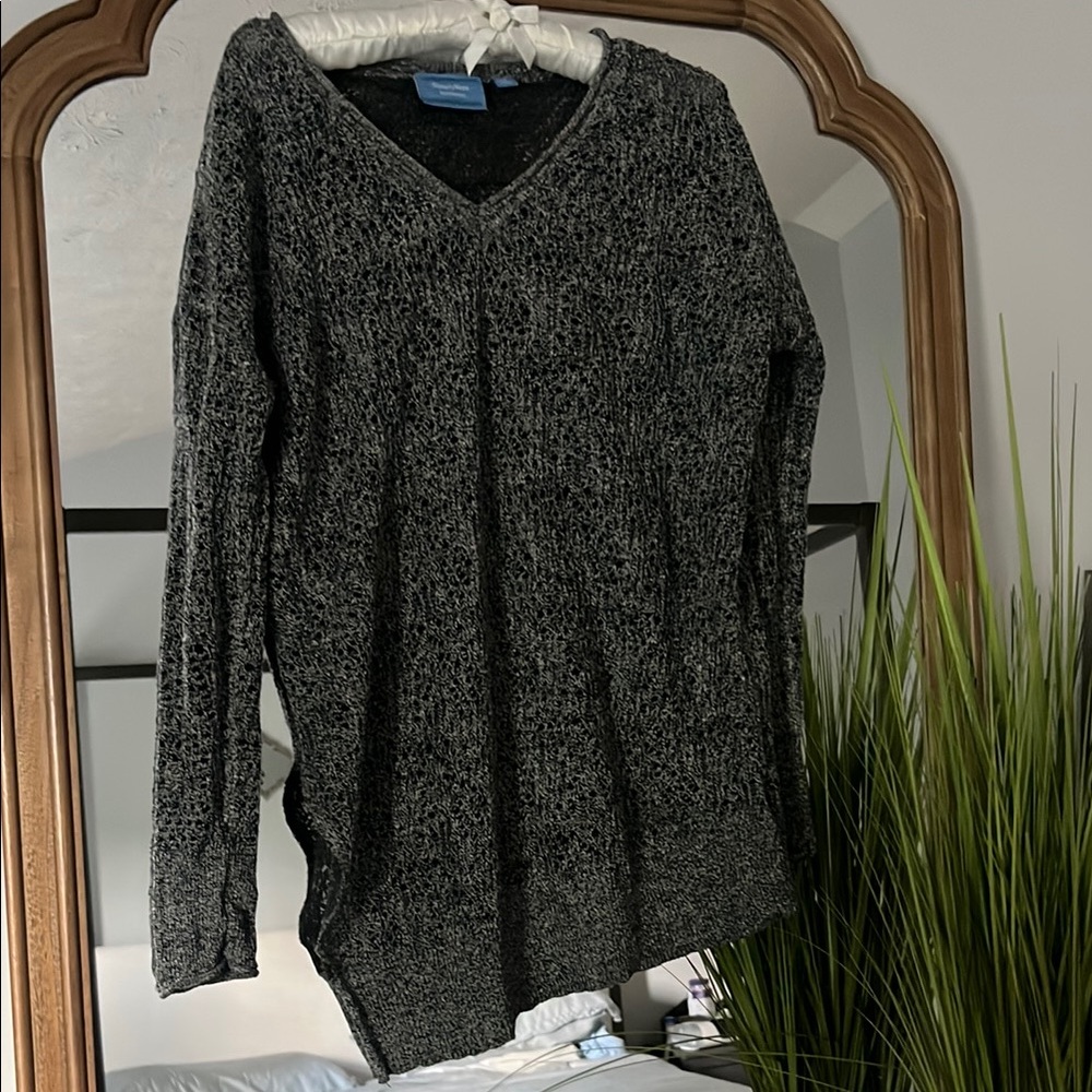 Simply Vera Vera Wang Black and Gray Knit Top